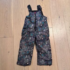 London fog size 4T Girls pink snow bib, snowsuit, snow pants overalls